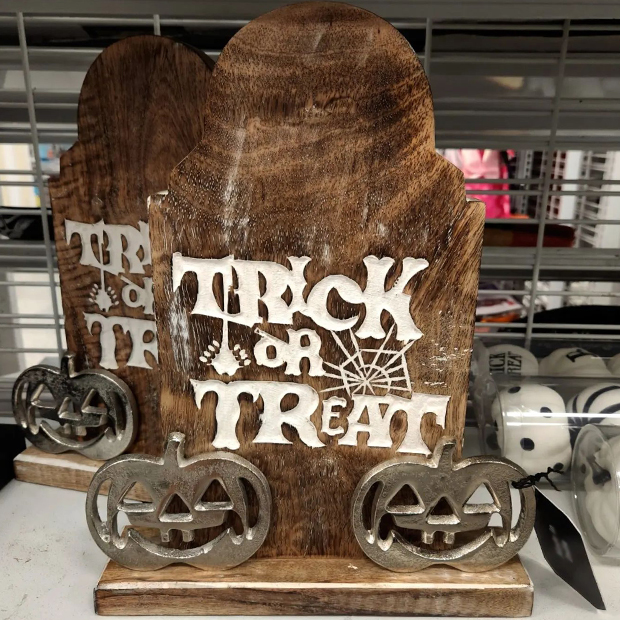 Haloween decor with the words "trick or treat"
